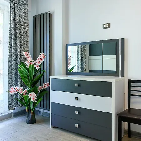 Apartment Malibu By Alz Navodari