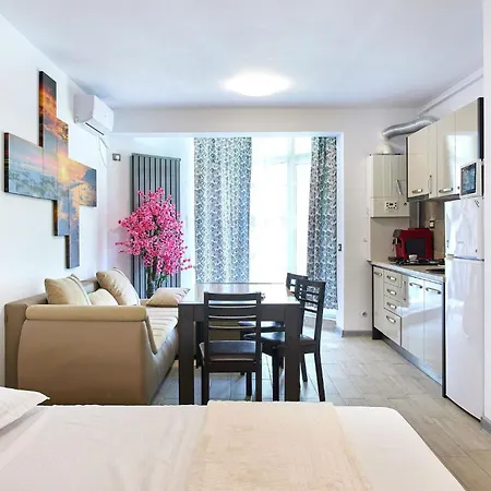 Apartment Malibu By Alz